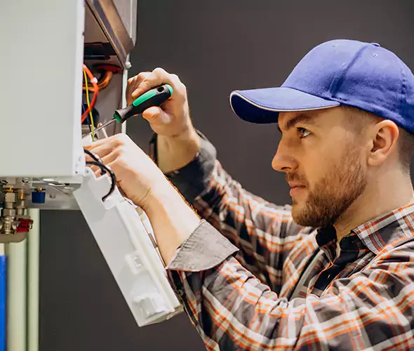 Expert Plumber for Tankless Water Heater Maintenance in Levittown, NY: Schedule Professional Maintenance Services with Us