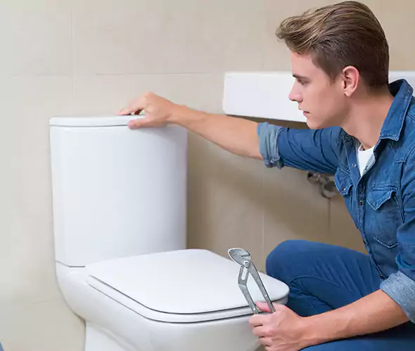 Expert Plumber for Toilet Replacement in Levittown, NY: Schedule Affordable Toilet Replacement Services with Us
